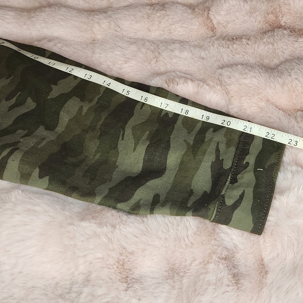 Women's Upcycled Peony Camo Jacket, XL - Picture 6 of 7